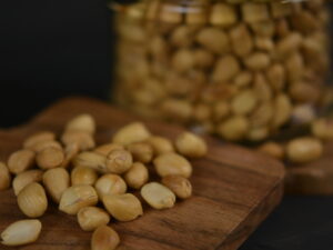 Cacahuètes décortiquées et torréfiées au manioc en bocal - (7,90 les 255g)